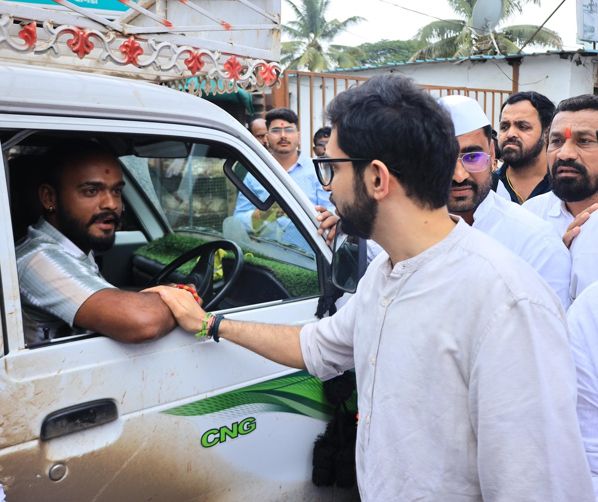 AUThackeray tweet picture