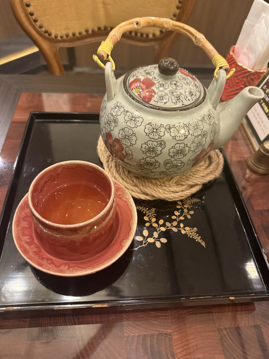 sh_722_____'s tweet photo. ほうじ茶でほっこりした https://t.co/gPgwwQwbIl
