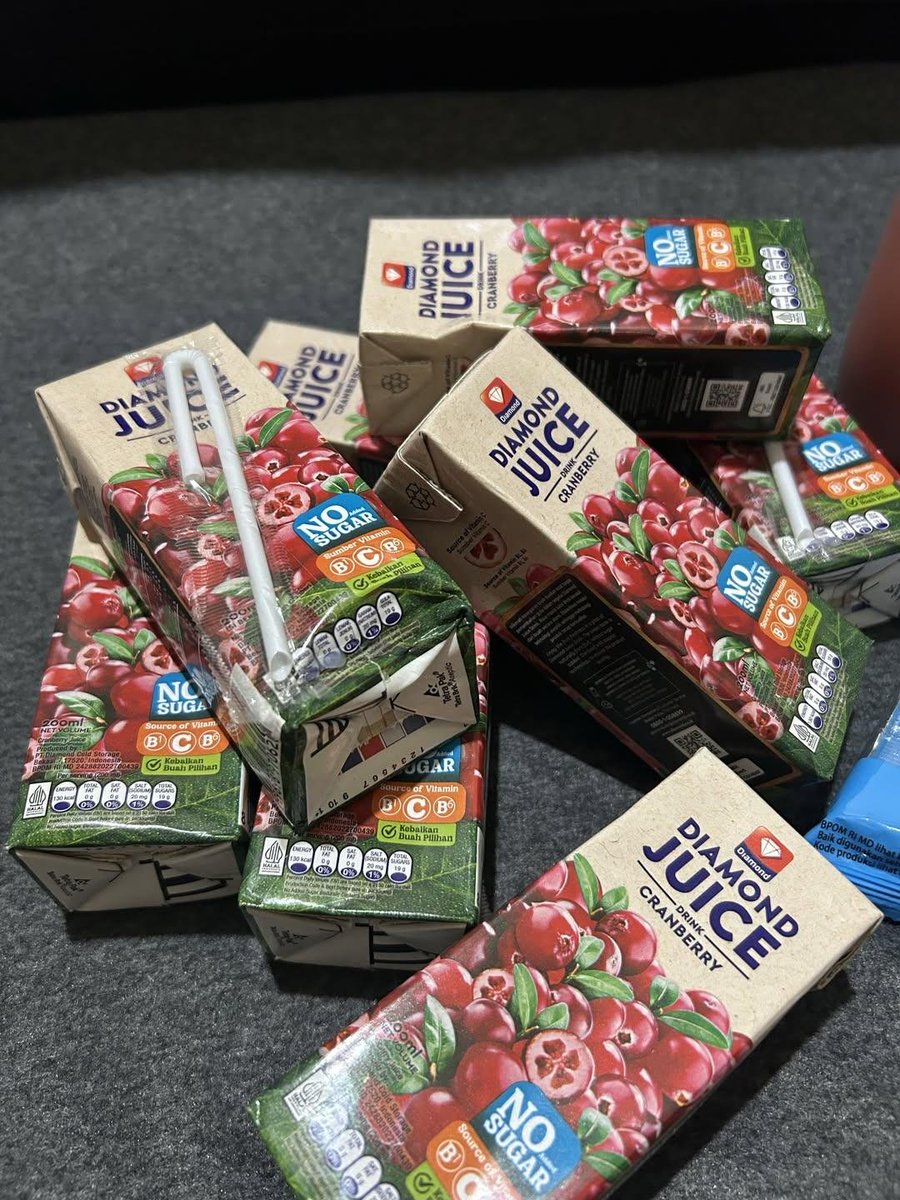 rainyychaa's tweet photo. WOMEN TO WOMEN: 

rutin minum jus cranberry &amp; makan yoghurt karena itu investasi bagus buat area miss v 🥹🫶🏼 https://t.co/4IdAMXO7wh