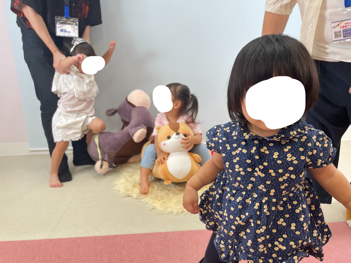 fchisato's tweet photo. 2歳2人と1歳の3人娘で遊びに✨
3人とも我が道を行くでなかなか交わらずおもろかった🤭 https://t.co/ULawb3z38z