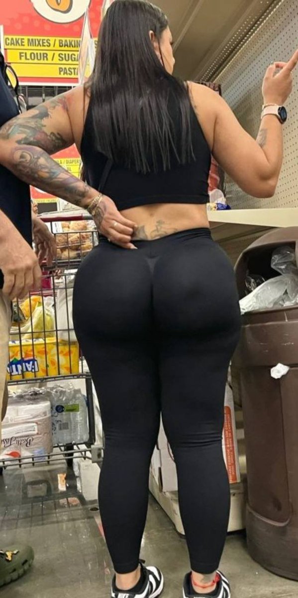 LORENAROSS3's tweet photo. My brother's wife has a fat butt #candid #candidhs #creepshot FULL VIDEO IN BIO https://t.co/MqQactuPIU