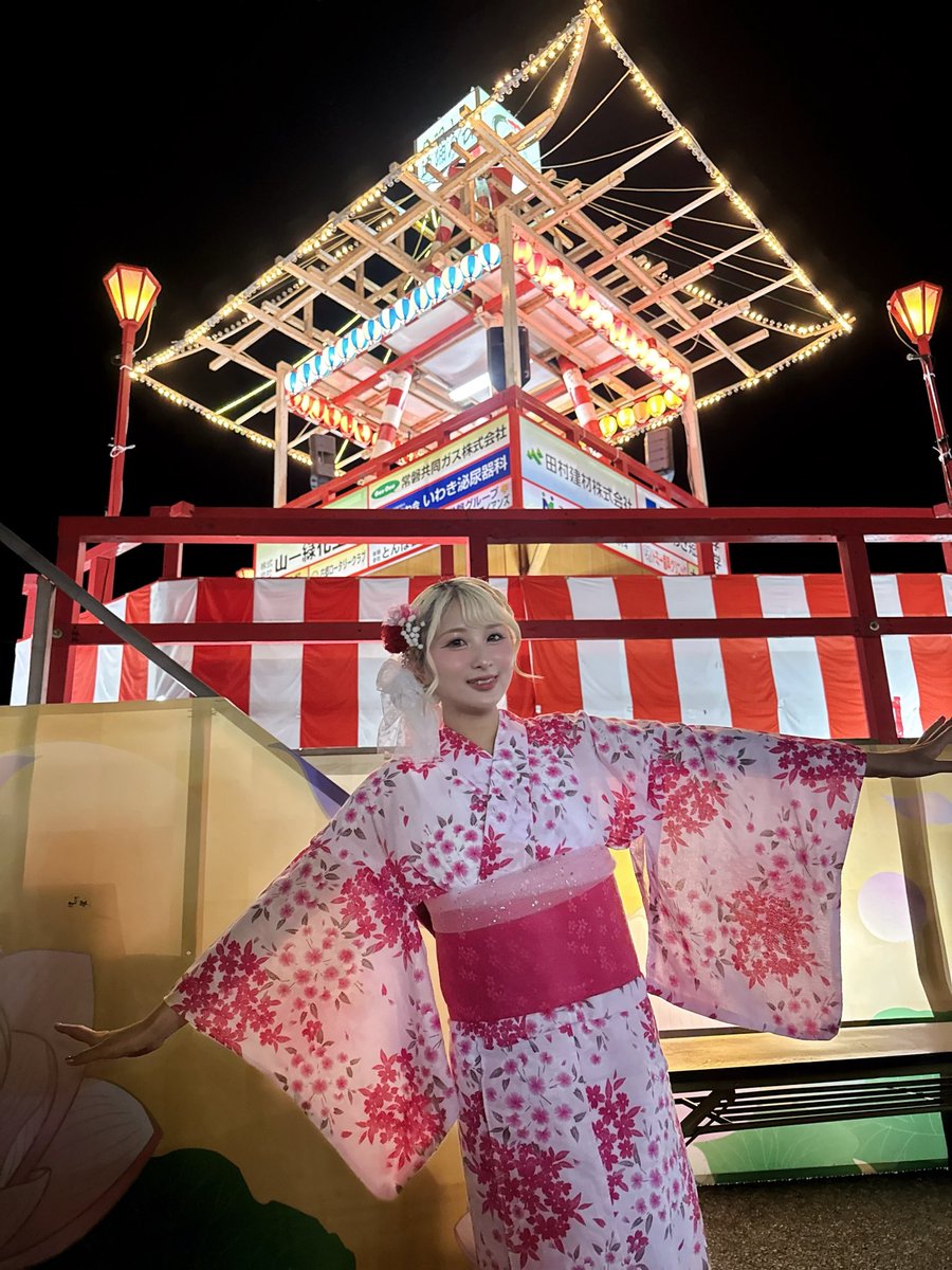 BiscatsStaff's tweet photo. 本日は、『2026いわき回転やぐら盆ダンス』にお越しいただき、ありがとうございました。

助六太鼓さんとロカビリーのコラボレーションいかがでしたでしょうか⚡️
次のライブは、『東北“WANTED BIKER TOURING”charity 行こうぜ❗️宮城❗️気仙沼‼️No.15』になります🏍️

#ロカビリー #助六太鼓 #盆踊り #盆ダンス #回転やぐら