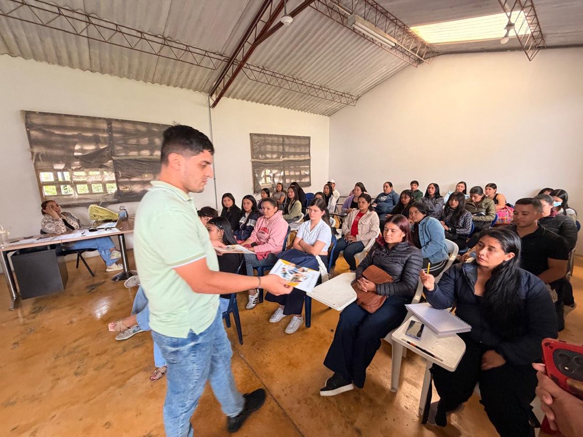 judithmi4's tweet photo. La UNAD, desde la ZSUR – CCAV Pitalito, llevó a cabo la inducción de estudiantes nuevos, con la participación de la VIDER, a través de SISSU y SINEP, en un espacio de socialización y orientación institucional.
#InducciónEstudiantesNuevos #ECAPMA #ECEDU #VIDER #SISSU #SINEP https://t.co/gKHHNO1mSe