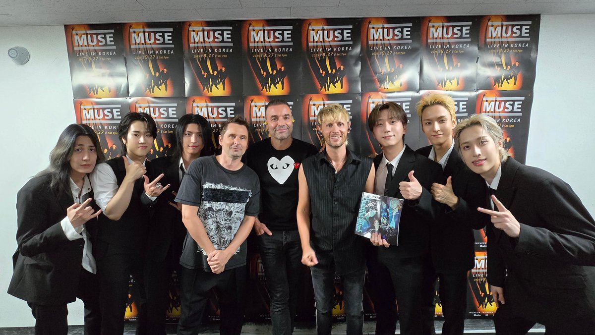 nyangdyuu's tweet photo. i hope u get to see your fav bands live more often in the future 🥹 https://t.co/gbFnQR5je2