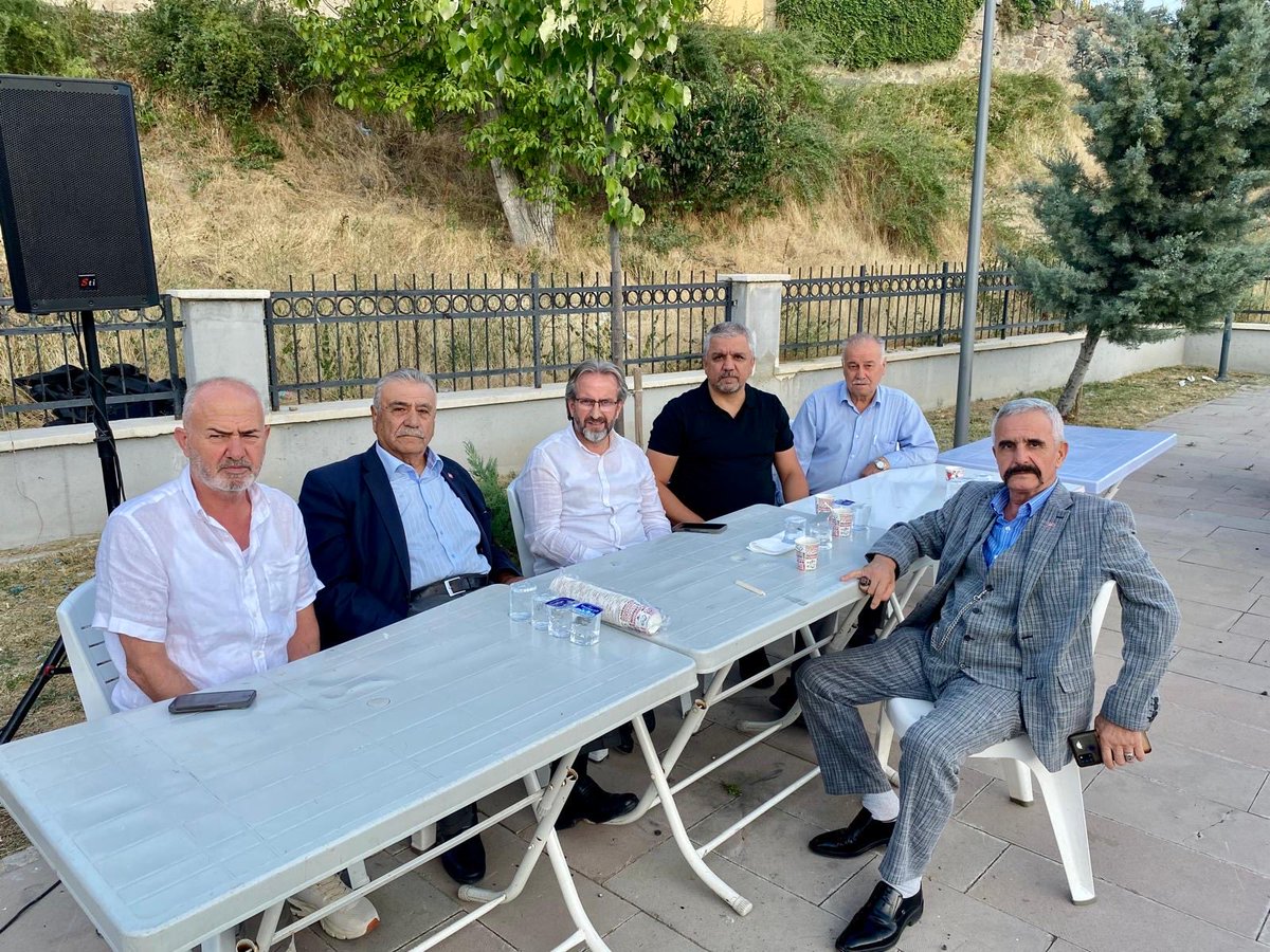 engindalbasti's tweet photo. Yönetim kurulu üyemiz kıymetli büyüğümüz Ali ÜNAL amcamızın yeğeninin düğün merasimine katlım sağladık ne
 Genç  Çiftlerimize ömür boyu mutluluklar diliyorum https://t.co/lMGyrFSYT6