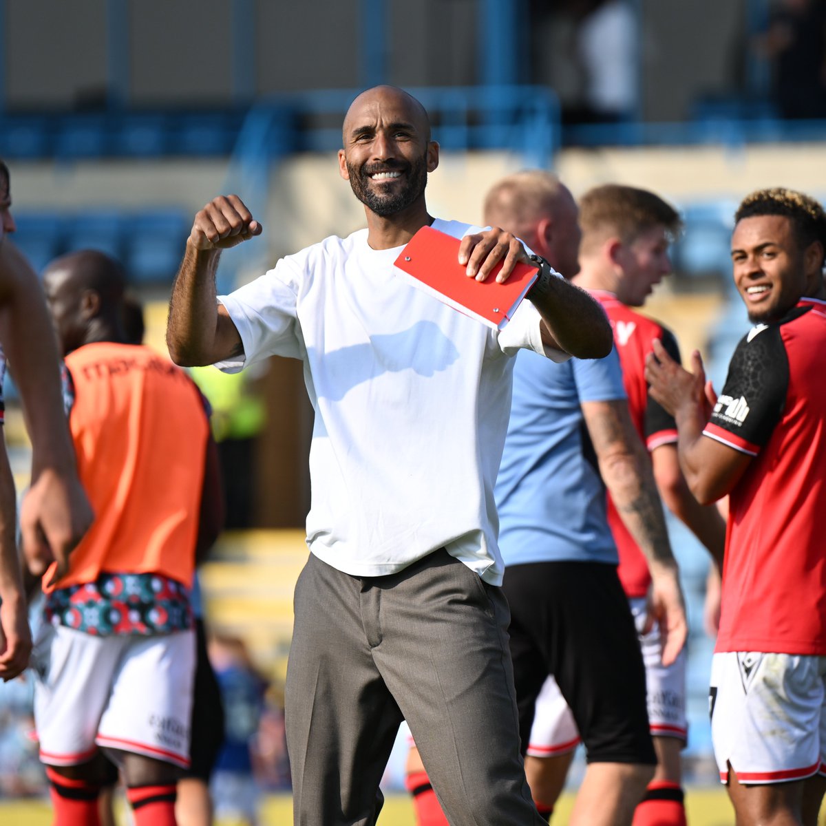 WFCOfficial's tweet photo. 𝐋𝐞𝐞 𝐆𝐫𝐚𝐧𝐭'𝐬 𝐛𝐚𝐫𝐦𝐲 𝐚𝐫𝐦𝐲. 🎵 https://t.co/nxOd7HUT9h