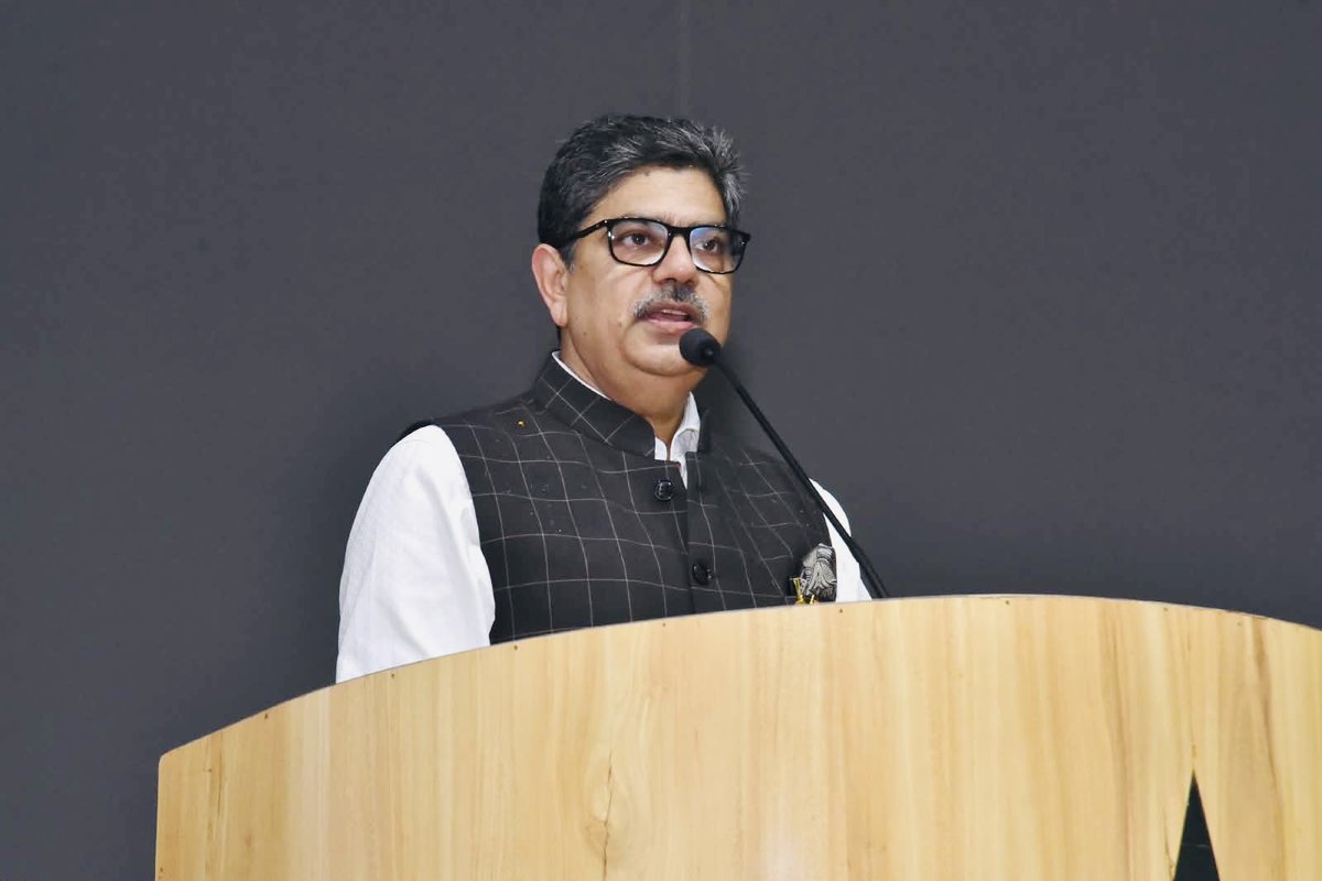 profalokkumar's tweet photo. My address at the 80th Independence Day celebration at @IIM_Calcutta today 

https://t.co/Eq21J0EHYB

@IIM_Calcutta @EduMinOfIndia https://t.co/OMNTzXQcvq
