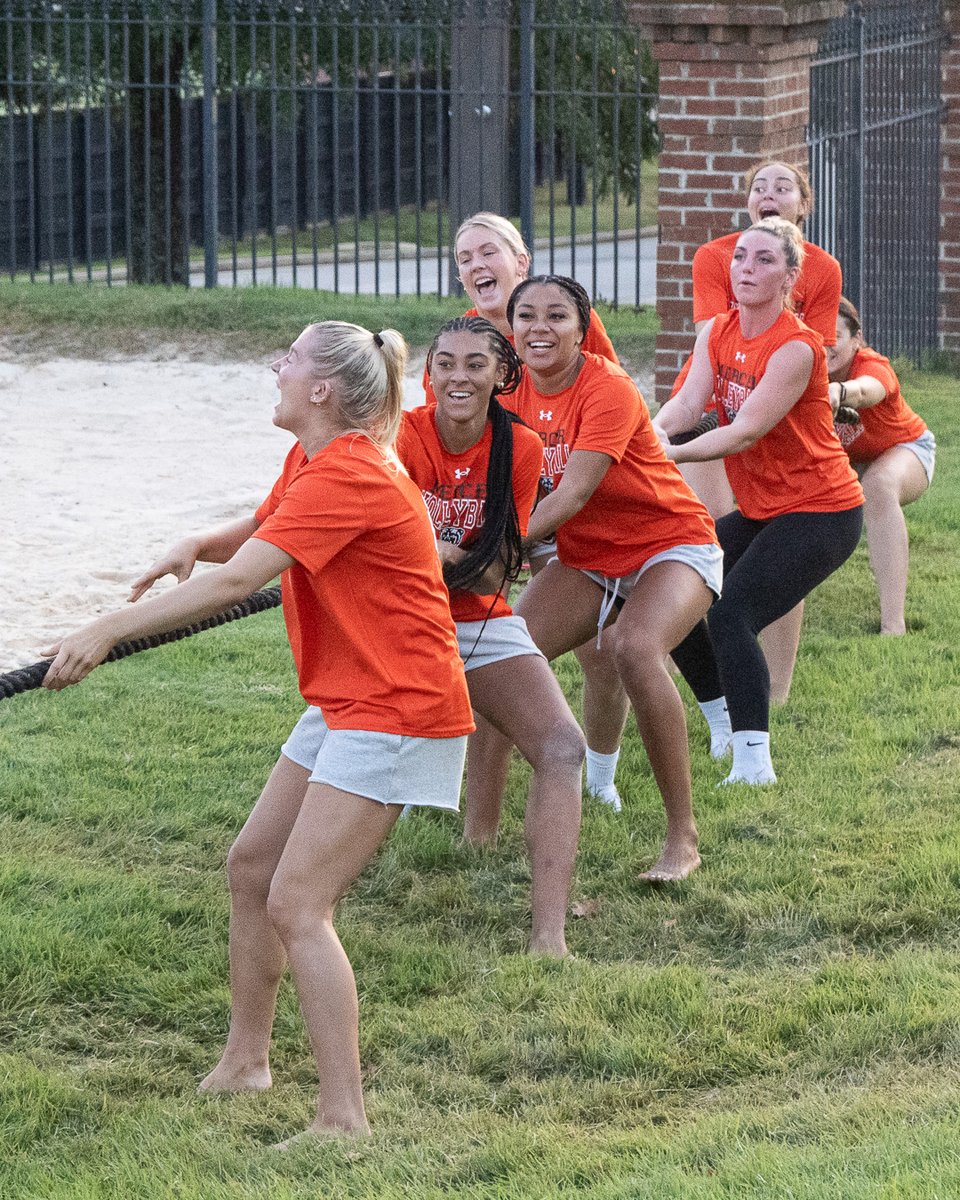 MercerBearsVB's tweet photo. Starting the day bright and early๐๏ธ
#DefendTheDen https://t.co/NILMfDXLbX