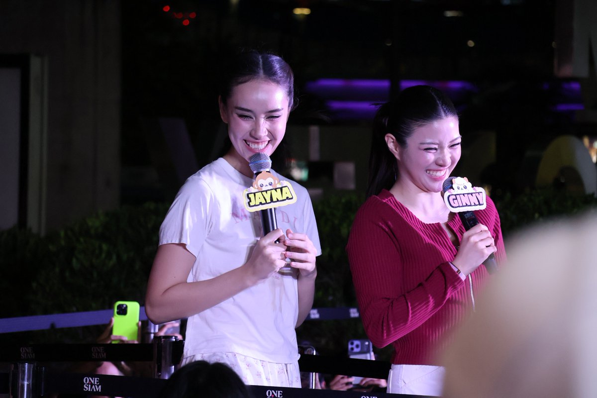 Thankamons97068's tweet photo. ยิ้มกันตาหยีเลย 🤭🤭มีฟามสุขสุดๆ
จะบอกว่าเป็นครั้งแรกเลยนะที่มารวมพลเดินตามคนอื่นมาเหมือนทัวร์เลย
(ปกติก็รวมพลนะ แต่ซ้อมหนีไฟ) 

LAQUE RESISTANCE NUDE EDITION x GINNY JAYNA
#LOrealXGinnyJayna
#SiamDiscoveryxGinnyJayna
#ginnynatnicha #aangelinaass https://t.co/YM4BERk5m2
