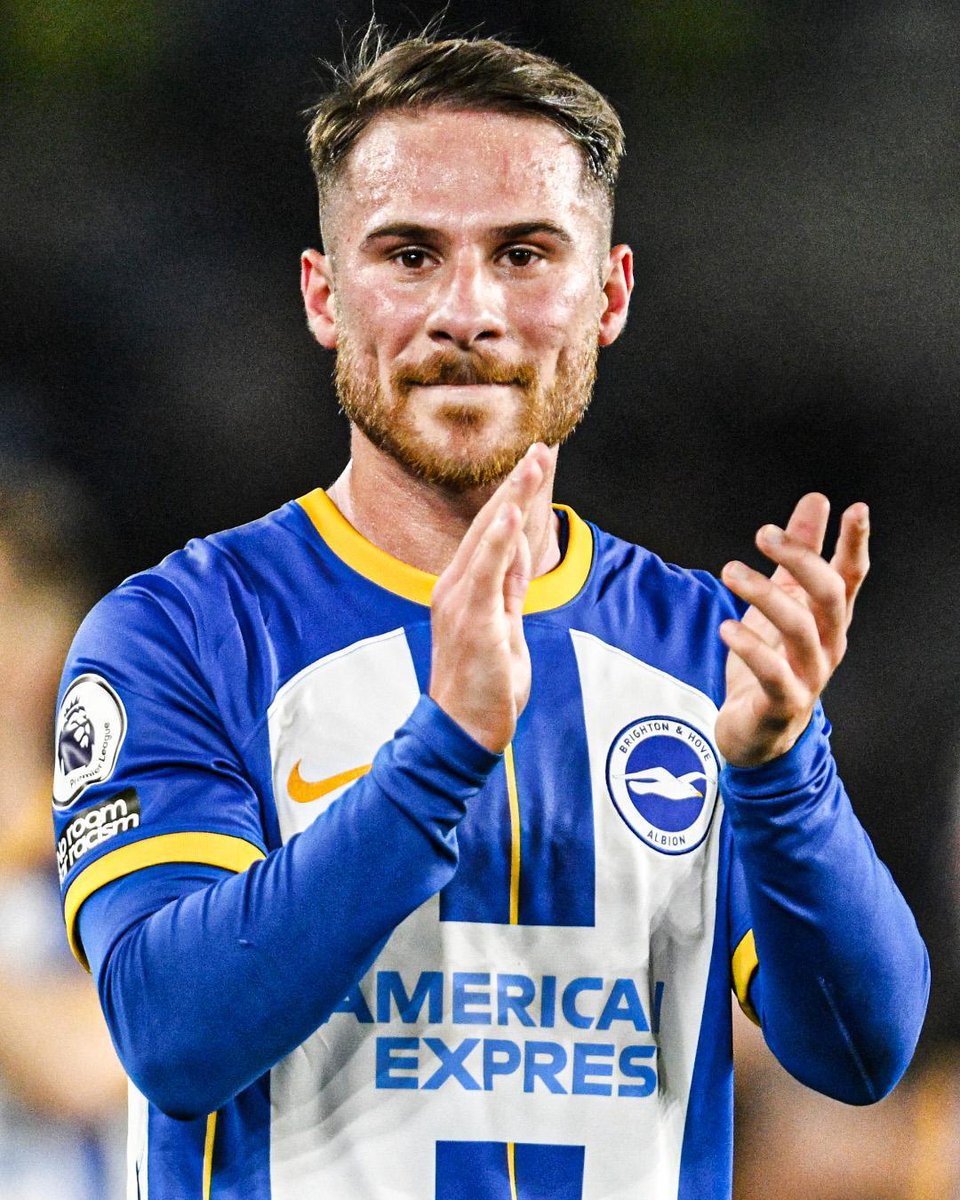 BolavipAr's tweet photo. "Le pregunté al director deportivo por qué lo fueron a buscar a Alexis. Me dijo mirá y sacó una carpeta con 72 hojas: 'este es el análisis de tu hijo'. Tenía toda la parte futbolística, todos los números, el nombre de la novia, los posteos, las redes sociales, la familia...

Cuando vos vas a buscar un jugador, vos tenés que averiguar un montón de cosas para ver si realmente es un crack. La gente confunde las ideas. 'Es un crack pero no tenía cabeza', entonces no es un crack, es un muy buen jugador de fútbol. Si vos no averiguas su vida personal, sus antecedentes, su situación, no sabés el tipo de futbolista que traes"

Atentos a los detalles que reveló Carlos Mac Allister de su charla con el director deportivo del Brighton antes de fichar a Alexis en Radio la Red. Cómo trabaja el equipo de scouting y el trabajo previo a fichar un jugador.

Maravilloso.