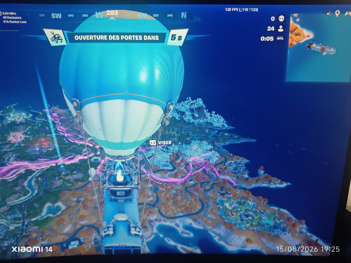 DorianKasier's tweet photo. @FortniteStatus @FortniteFR bonjour est-ce que c'est normal que les parties de battle Royale il y ait que 24 personnes au lieu de 100 joueurs ? https://t.co/ja2NuTZD9G