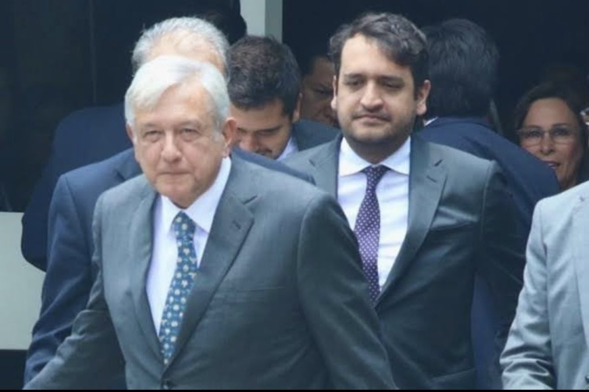 Macarena006's tweet photo. Los padres son el espejo de los hijos!
Herencia de vida!!!!! 
“De tal palo tal astilla”
#AndyLópezBeltrán Presidenciable
Cuantos de acuerdo??? https://t.co/Sv9uXg7T4k