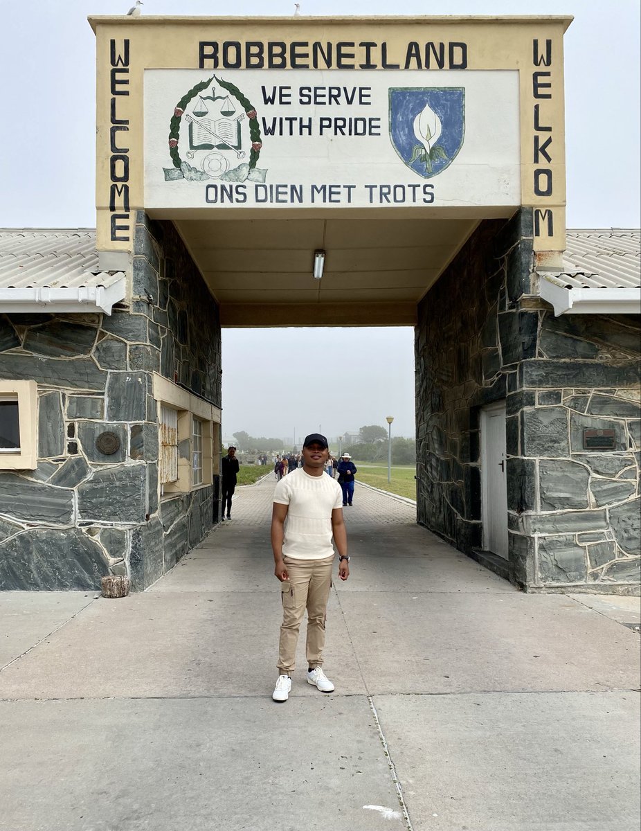 ayanda_ntulii's tweet photo. Standing where history was forged and freedom was won. A sobering moment to visit Robben Island. https://t.co/kKagvCsPPL