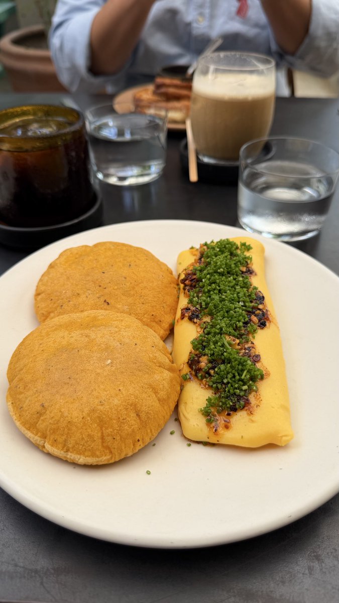 mrixn's tweet photo. Sigo pensando en lo delicioso que estaba mi omelette en Casa To. 😭 https://t.co/VvDSeriEPU