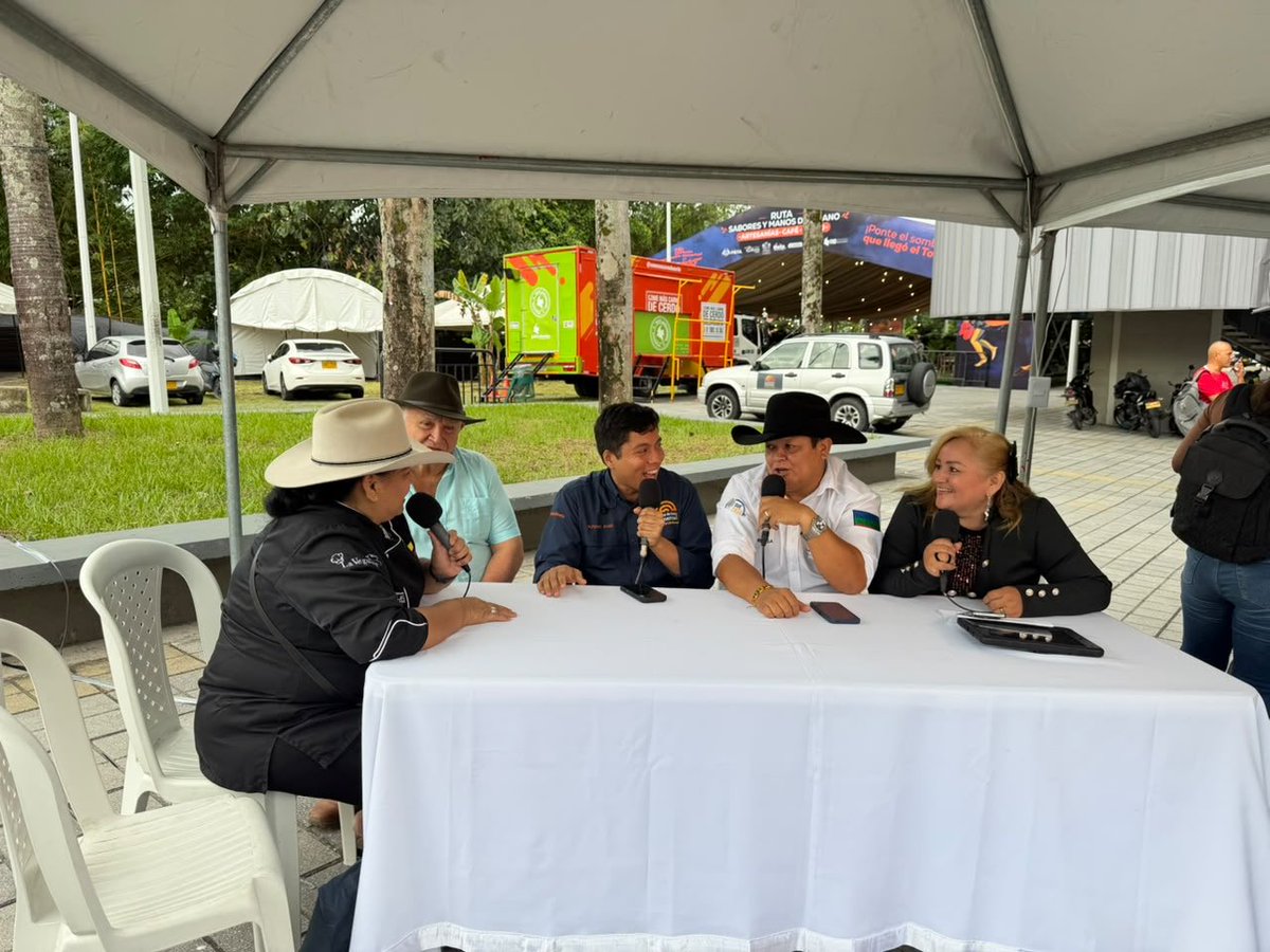 GobMeta's tweet photo. Cuando el Meta se une, la solidaridad se convierte en esperanza. 🤝

Mil gracias a los medios de comunicación del Meta que hicieron posible la Gran Donatón Joropo de Corazón, una muestra de unión, empatía y compromiso con quienes hoy más nos necesitan. https://t.co/D9LsbA1ELN