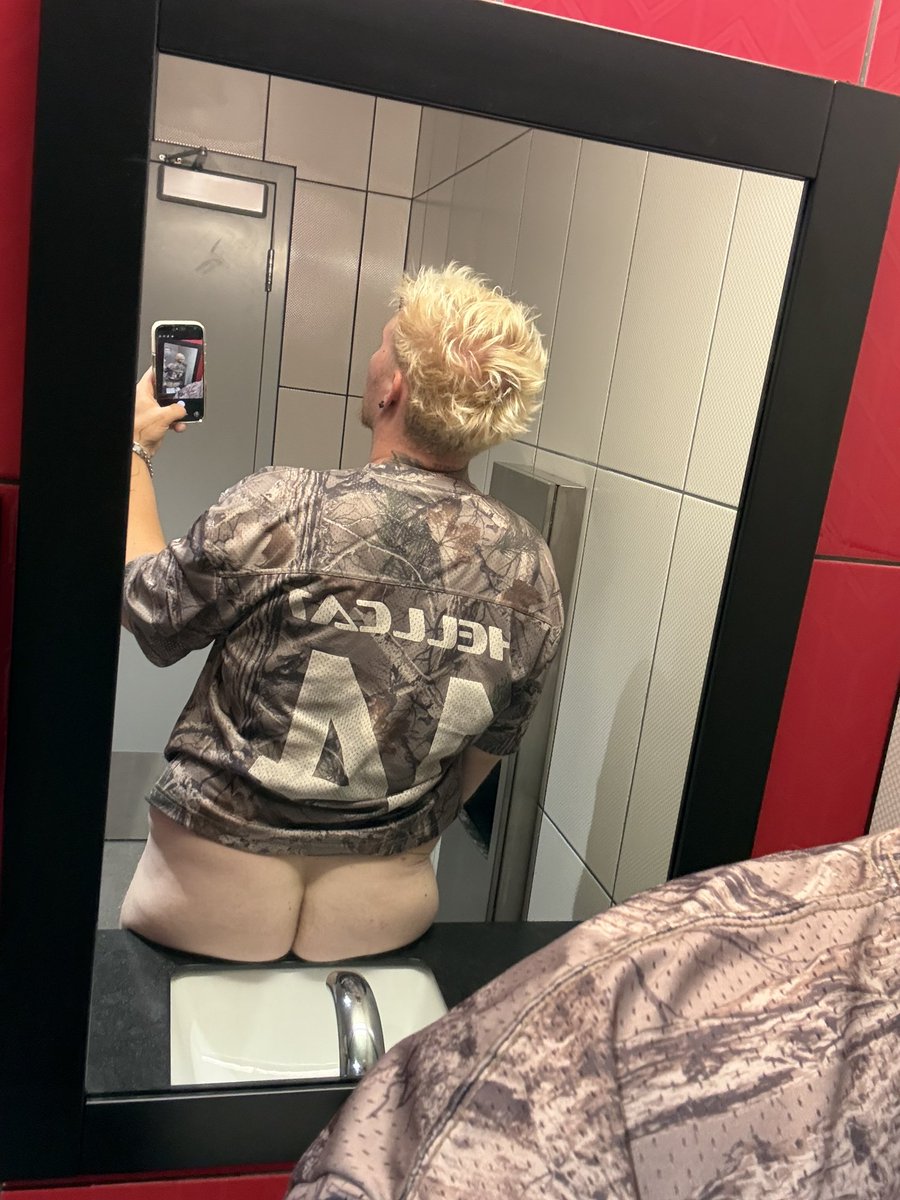 preopprince's tweet photo. Caught me with my pants down 😈 You looking or joining?
#ftm #ftmgay #gayftm #transmasc #ftmbottom #bottom #subboyftm #gaybottom #tatted #bathroomfun #onlyfans #nsfwtwt https://t.co/xKEACu8ZgF