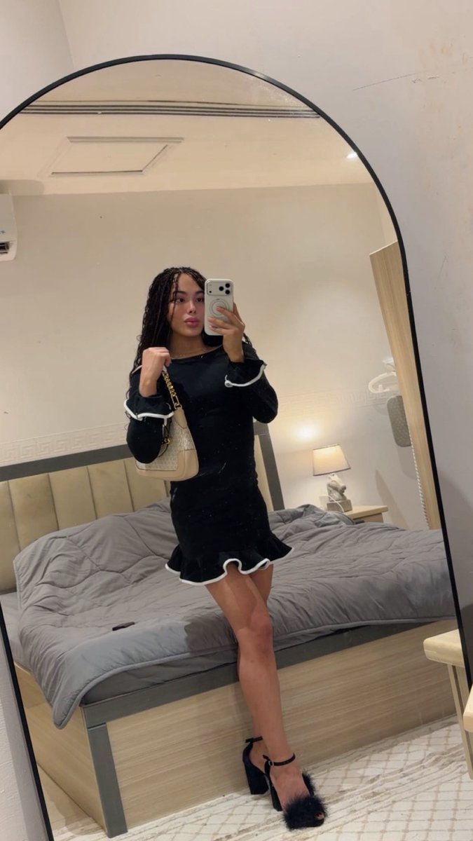 Rowenoor's tweet photo. BLACK SATURDAY 🖤🐩 https://t.co/sliy7qL0tQ