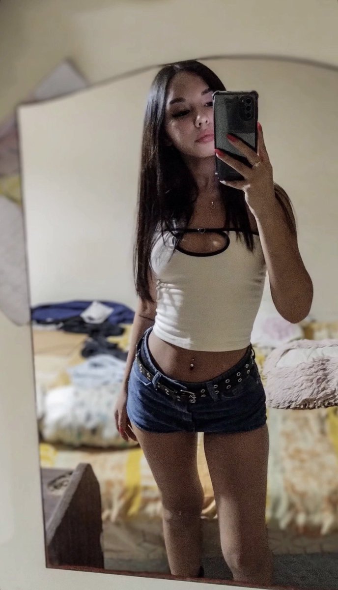 Antoniaa_lmao's tweet photo. Sunt tiganca, da, probleme?😑 https://t.co/dcTvVyovzv