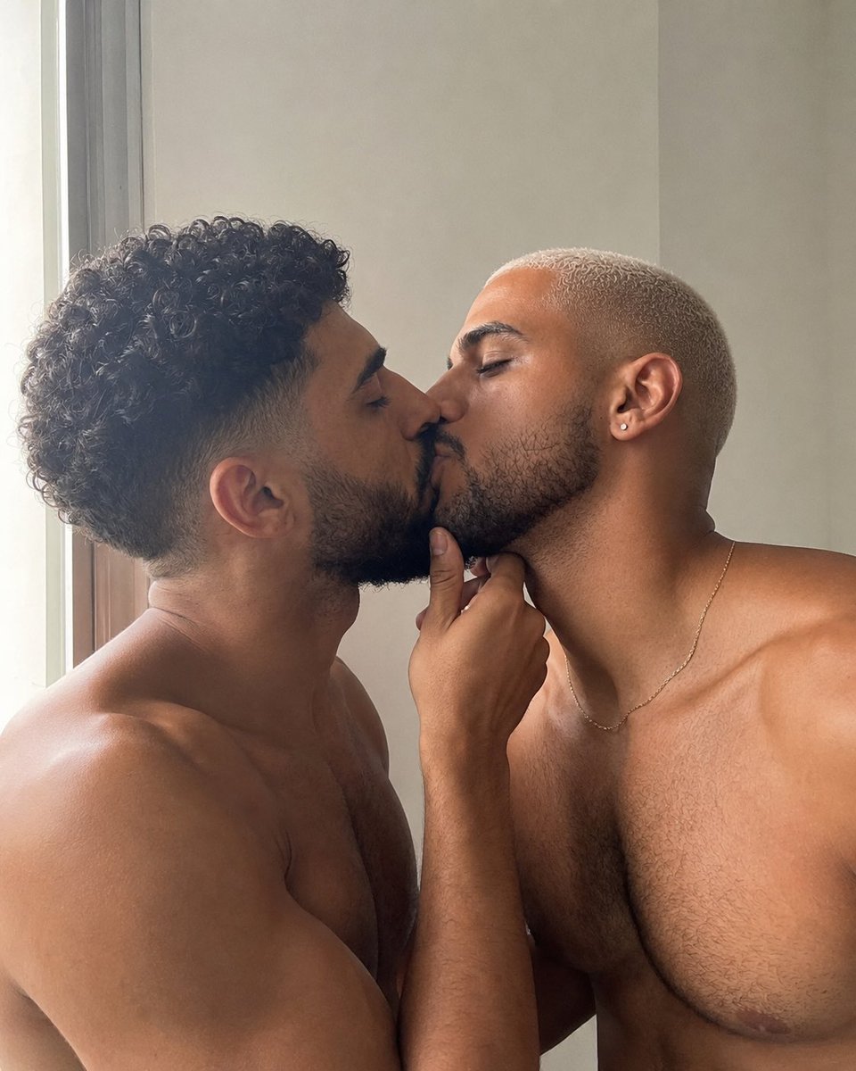 Amirunraveled's tweet photo. Could’ve kept this private. Didn’t.
#GayCouple #GayMen #QueerLove #LGBTQ #MensLifestyle https://t.co/zJIpPo2v6H