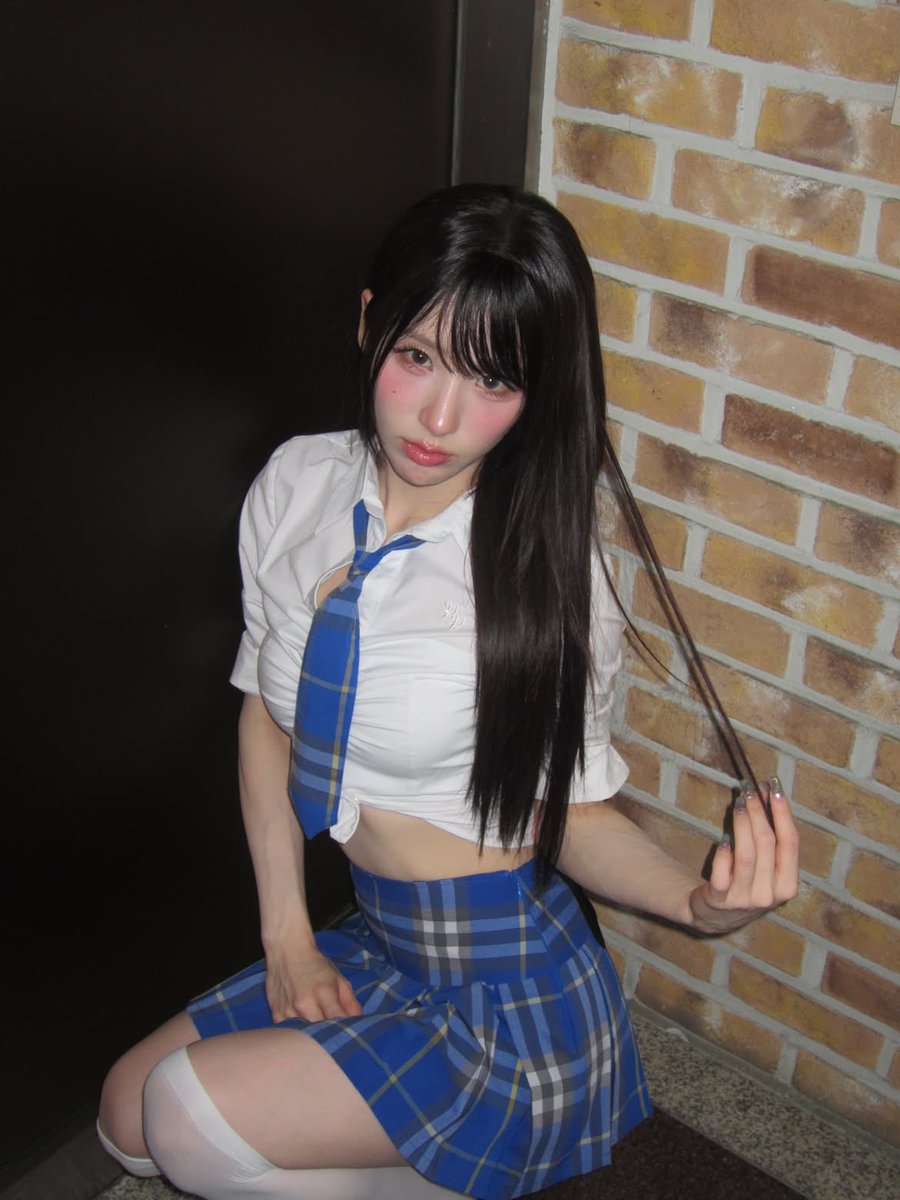 Heerabbit1019's tweet photo. 260815 희진 인스타그램🐶🐰
앞머리니진 = 앞니 🦷
#희진 #HeeJin #아르테미스 #ARTMS https://t.co/x0jkEXS50o