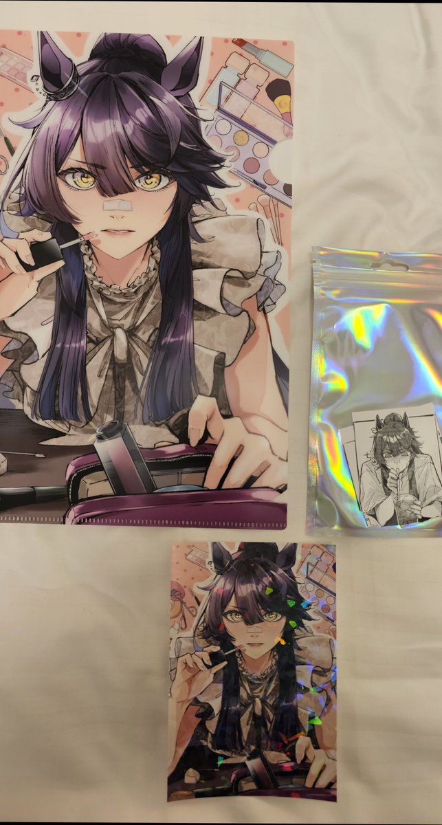 uGyaruSuki's tweet photo. @naegi_happy Thank you very much ! It was my 1st time going to komiket. Finding Hishi Amazon stuff is very hard. https://t.co/XuSWoqNWqp