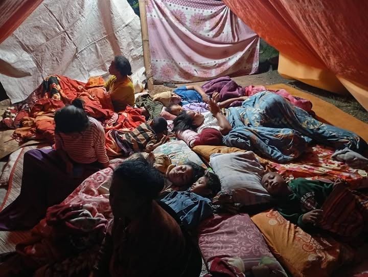IndonesiaFedera's tweet photo. Hampir setiap 30 menit gempa ringan. Tolong kami Tuhan 🙏🏻🙏🏻🙏🏻😭😭
Ampuni Kami yg Berdosa Ini🙏🏻🙏🏻 https://t.co/ikcF14J7iV