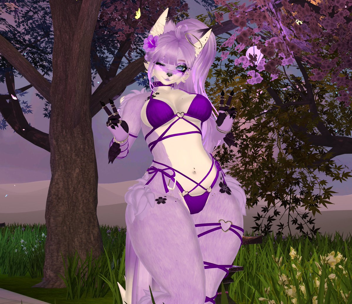 StormyFloofs's tweet photo. What a pretty colour for a fox ~ 💜 https://t.co/8CkkHnqaQG