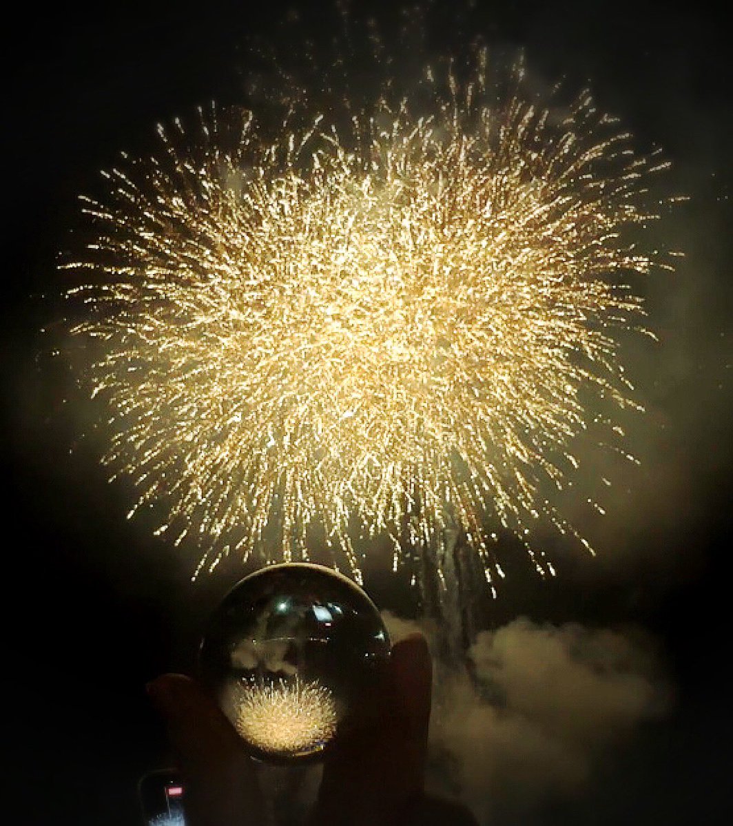 vs_zkf's tweet photo. 地元の夏祭り👘✨
打ち上げ花火も富士山も手筒花火も迫力ある写真が撮れて楽しかった❣️首が痛いくらい近すぎな花火大会もよき♥️ https://t.co/XLk51KfiEC