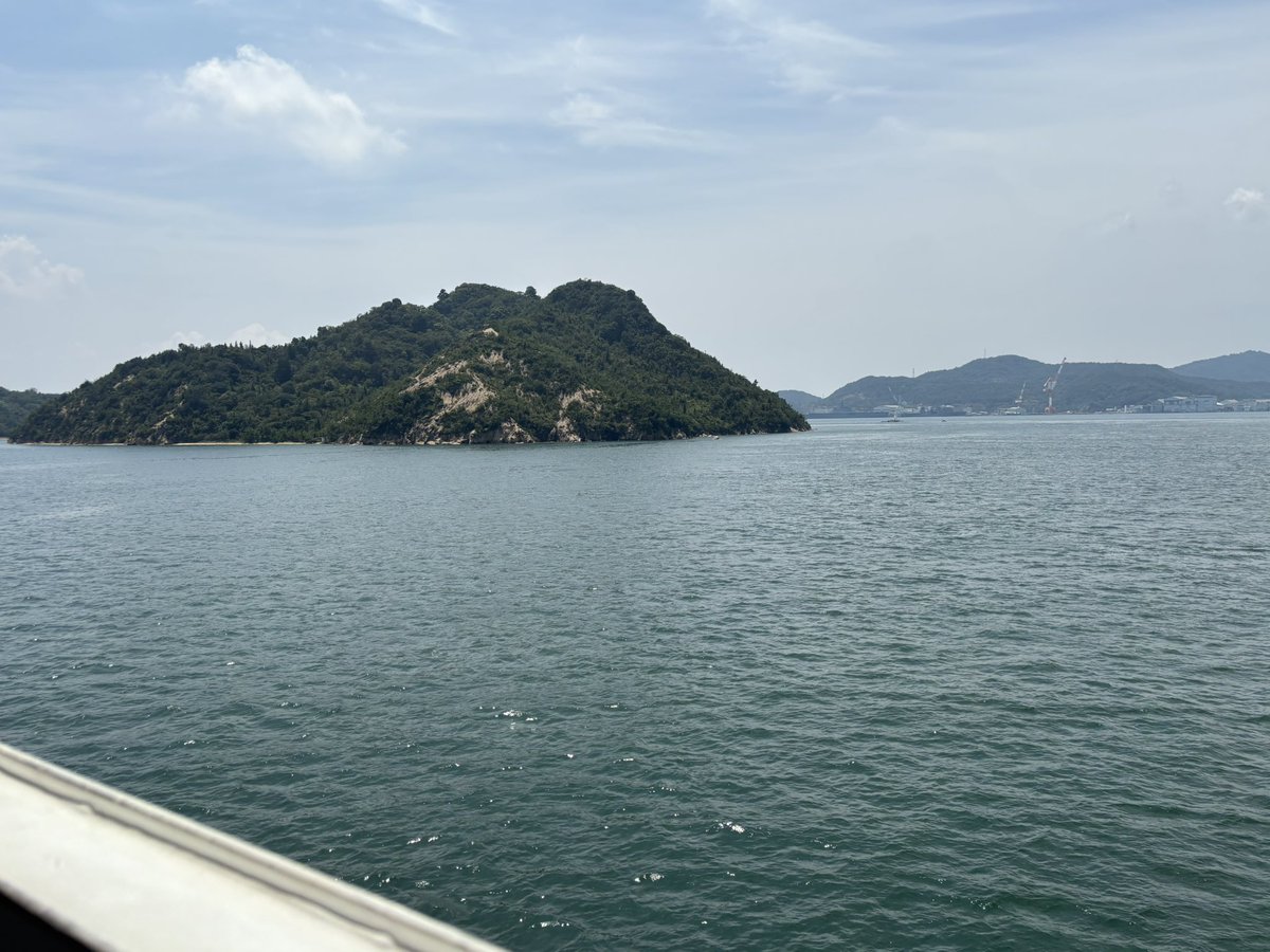 komemem's tweet photo. 島、ありがとう
日焼けしすぎた https://t.co/S1Ts99G6YM