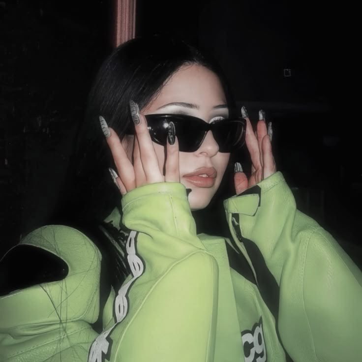 scrvmgxirl tweet picture