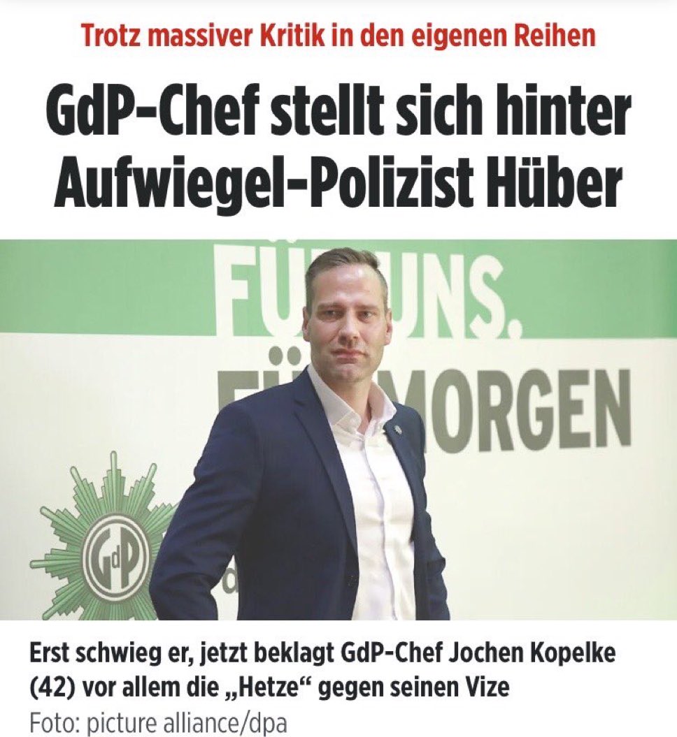 FraukePetry's tweet photo. Der Chef einer von zwei Polizisten-Gewerkschaften stellt sich hinter einen Ex-Propaganda-Offizier der Nationalen Volksarmee der DDR. Mir fällt kein gutes Argument dafür ein. Warum? https://t.co/U04oQnn9TC