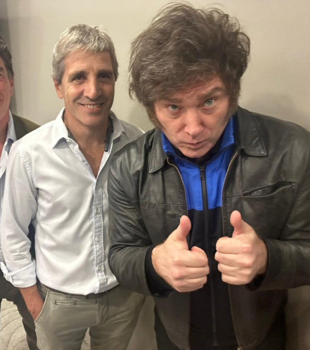 lauraju35183777's tweet photo. Buen día 44%! Lindo sábado para tod@s!
A estos 2 los quiero presos! https://t.co/2OYm10ulx0