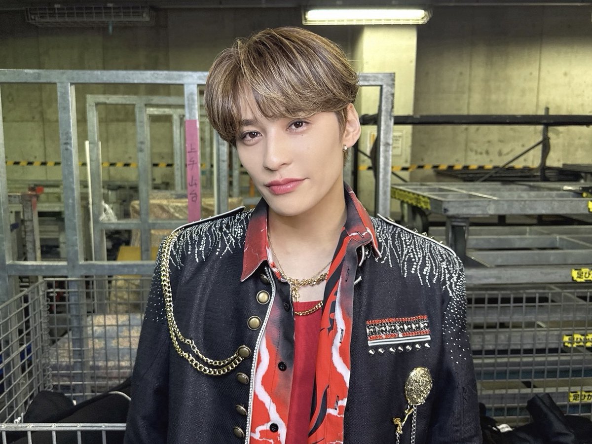 onenonly_tokyo's tweet photo. 『#EBiDAN THE LIVE 2026 15th Anniversary』3学期にお越しいただいた皆さま、配信をご覧になった皆さま
僕たちは #ONENONLY(#ワンエン オンリー) です🐶

◤ WHO?? ◢  
ボーカル🎤
#TETTA(#関哲汰) 

Instagram📸
🔗https://t.co/inR2RcjbsP

#エビライ2026 #Yes_EBiDAN15th https://t.co/oJPaD3FXRy