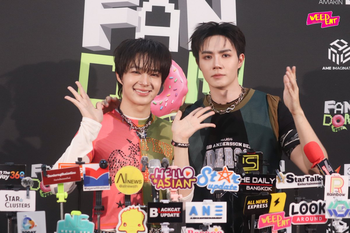 WEED_ENT's tweet photo. " ซี - นุนิว " ให้สัมภาษณ์สื่อก่อนเริ่มงานคอนเสิร์ต "FANDOM FEST" ✨

ZONZON DOM ZEENUNEW
#FandomFest2026xZeeNuNew
#ZeePruk #Nunew #ZeeNuNew
#FandomFest https://t.co/JT3azAjUHL