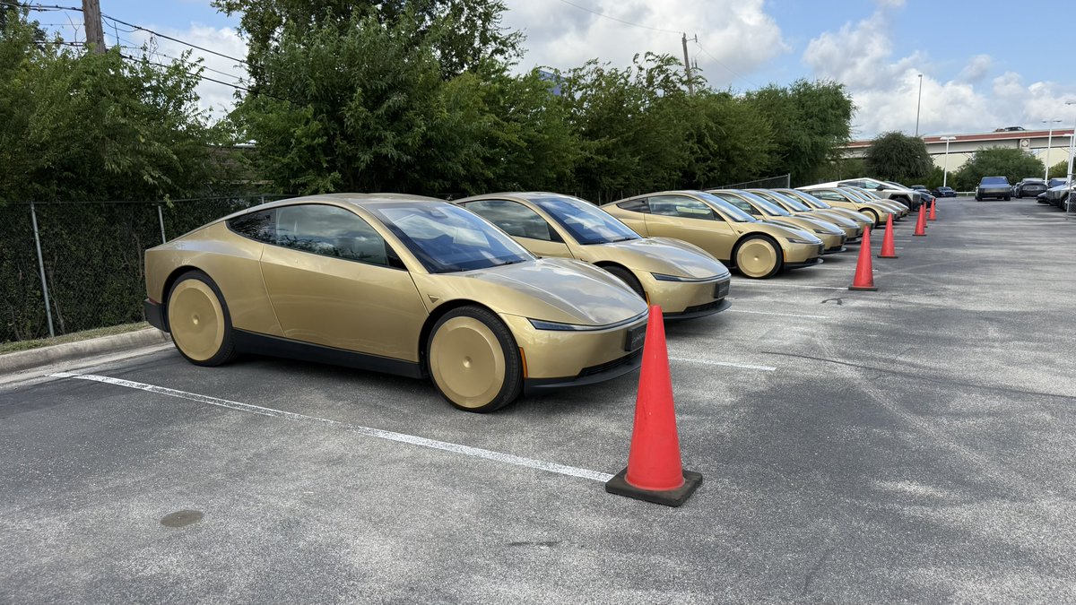 jalisav2fw's tweet photo. THANK GOD FOR NEW DAY, WE ARE OPEN #TESLA AVAILABLE https://t.co/yGS9mmONQc