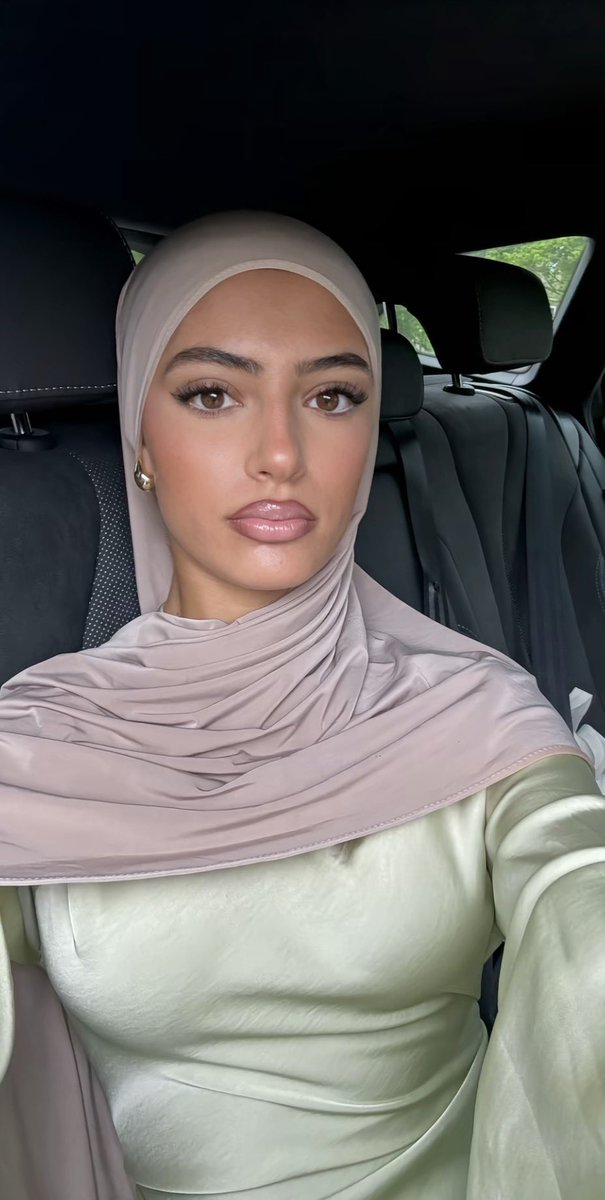 kras779's tweet photo. These have to be the sexiest hijabis on TikTok rn https://t.co/m2gaxNRVrh
