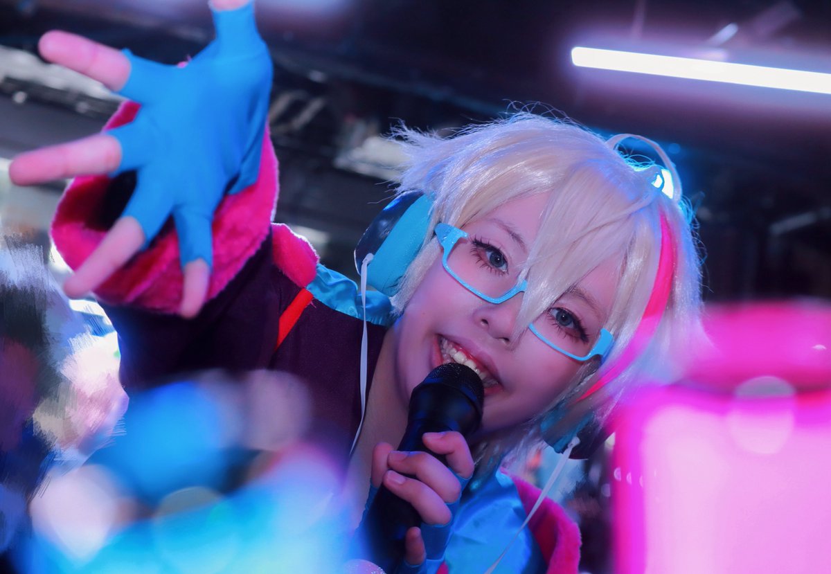 xxx_cocoa's tweet photo. 【cos】アイチュウ/Satsuki.K

─  Live 
 
photo 餡子さん
 #世界をハグchu併せ_0809 https://t.co/avEwtfXycE