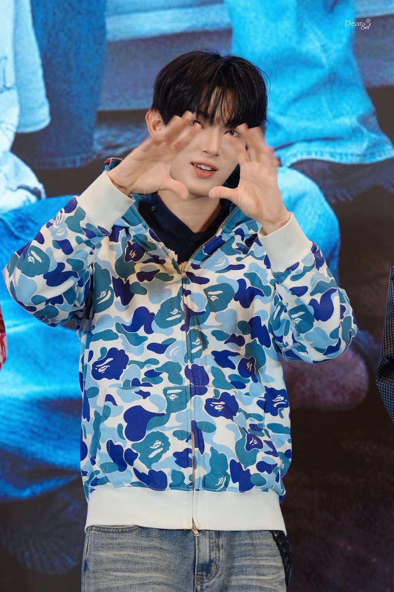 Dearsolstv's tweet photo. 260815

🦈

#STEVEN #스티븐 #STVN #AHOF #아홉 https://t.co/UG7YUJHDo8