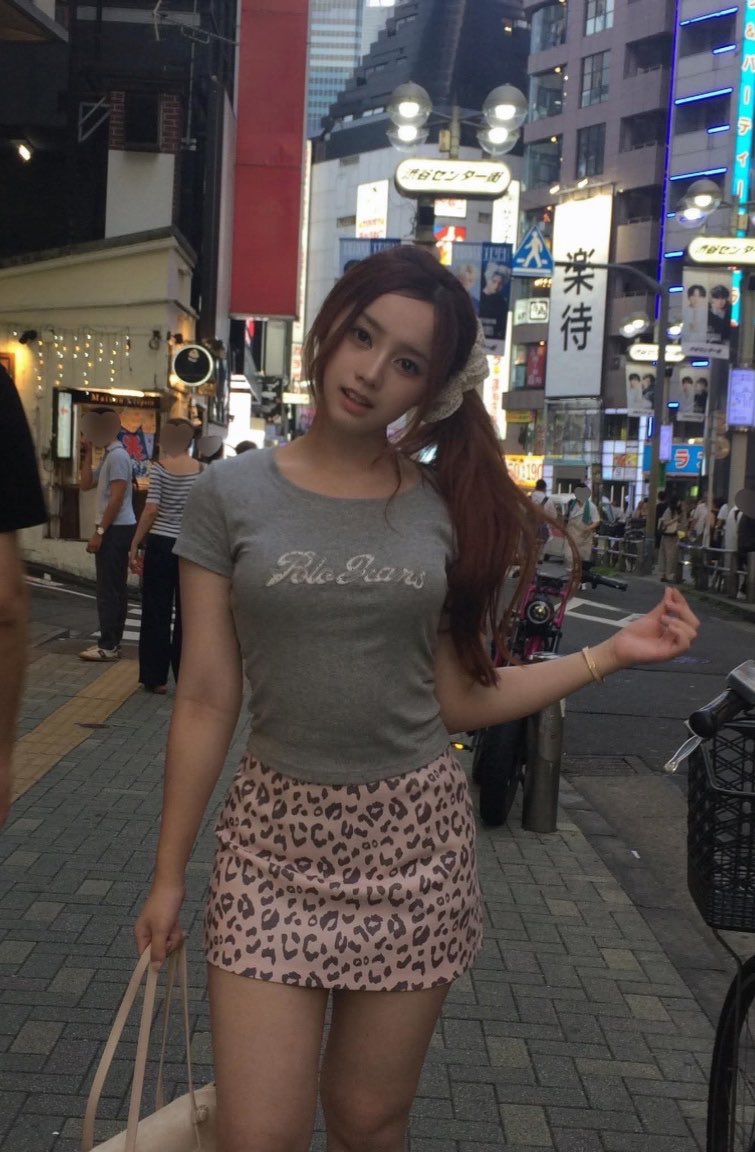 UNIS_offcl's tweet photo. Lost in japan~🇯🇵

#UNIS #유니스
#ELISIA #엘리시아 https://t.co/yBfnCHvdtz