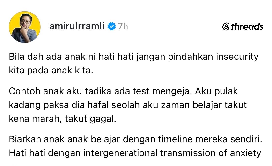 aishahshm_'s tweet photo. Betul. Tahu tak, anak-anak ni sebenarnya takde fear dan insecurity pun. Kitalah as parents yang “create” rasa takut tu tanpa kita sedar.

Kita terlalu takut anak tak mampu, takut anak gagal, takut anak lambat berbanding orang lain — to the extend kita tak bagi pun anak peluang untuk mencuba.

Kadang anak belum pun takut nak buat, tapi kita dah cakap,
“Boleh ke tu?”
“Nanti salah.”
“Takut jatuh.”
“Susahlah, biar mama buat.”