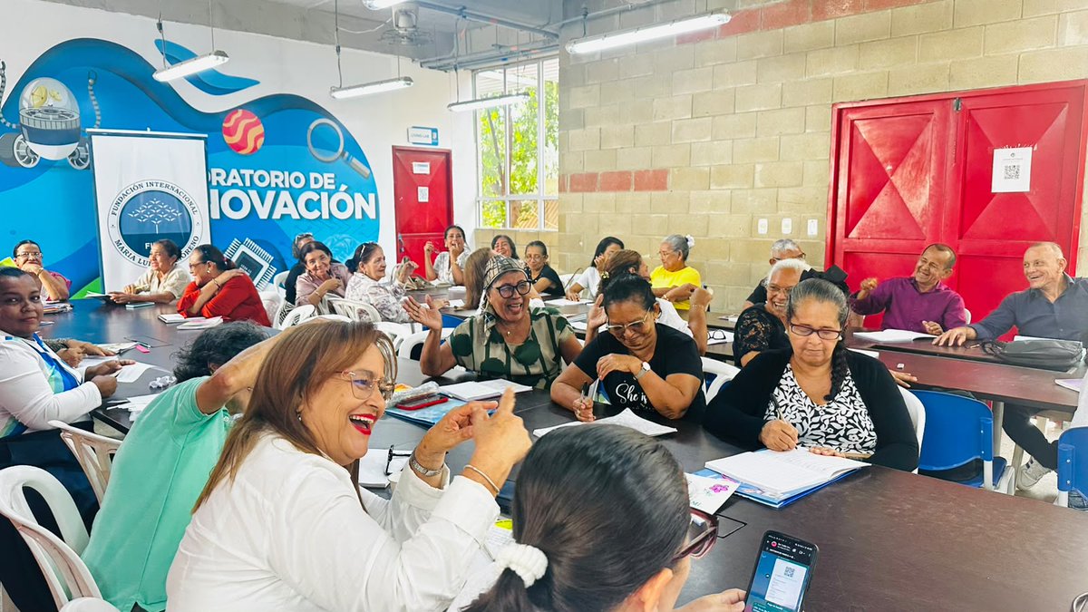FIMLM's tweet photo. #BienestarParaLaPersonaMayor |👵👴🏾En Puerto Colombia, Atlántico, seguimos creando espacios para el bienestar y desarrollo integral de las personas mayores.

💙Conoce más en nuestra nota web.
 ¡Léela aquí! 👇🏻
https://t.co/6D985KQWHY 

#FIMLM #Atlántico #PuertoColombia https://t.co/tiX5oTshkK