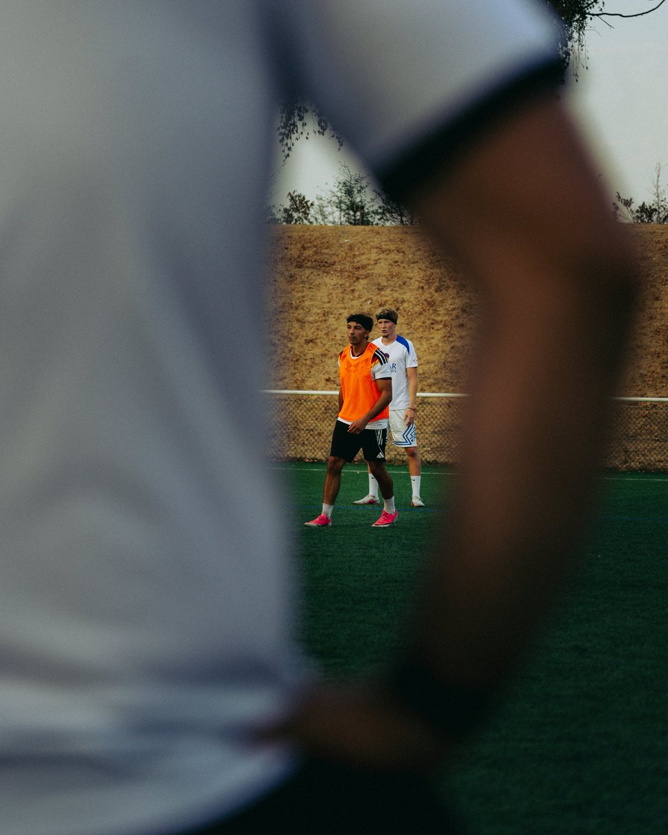 mouns910's tweet photo. Hier j’ai photographié la FrenchTouch📸 https://t.co/PVdOZKkIsF