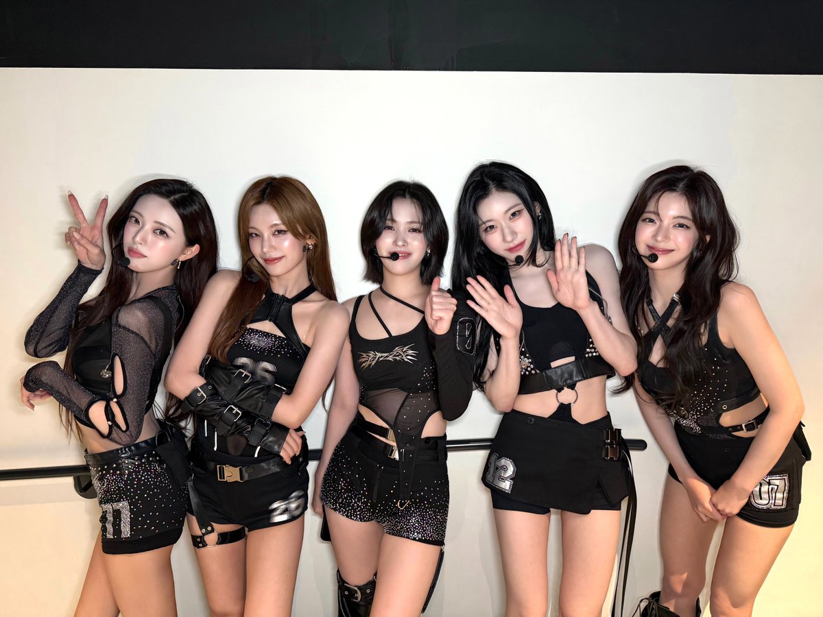 ITZYofficial's tweet photo. ITZY 3RD WORLD TOUR <TUNNEL VISION> in #MACAO

Your energy was amazing! 
Thank you for all the love, MIDZY💗

#ITZY #MIDZY @ITZYofficial
#ITZY_TUNNELVISION
#ITZY_TNVS
#ITZY_WORLD_TOUR
#ITZY_in_MACAO https://t.co/Wh8nx6SGMf