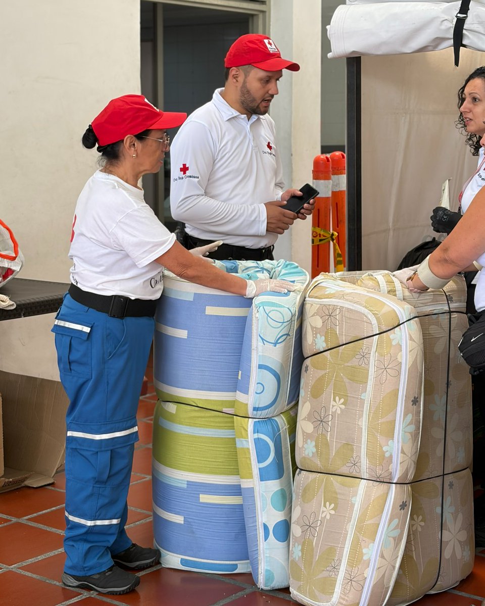 cruzrojacol's tweet photo. Sabemos que detrás de cada entrega hay muchas manos que hicieron posible que este apoyo llegara hasta las comunidades.

Gracias por confiar en nuestra misión y por hacer parte de esta respuesta. Aquí seguimos, acompañando a quienes más lo necesitan. ❤️ #TodosPorColombia https://t.co/EZj2KV3QnM
