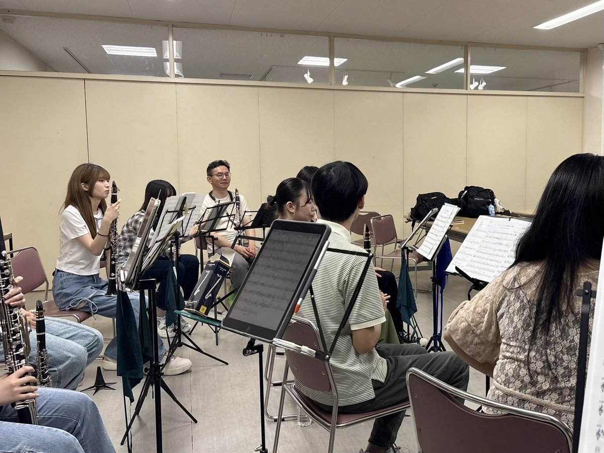 Mi_Kamerata's tweet photo. こんばんは！
投稿遅くなりましたが、13日に合わせがありました。
今金町で行うイベントの曲はBbクラリネット7重奏で演奏いたします。
お時間のある方は是非お越し頂けたらと思います！
 #ミカメラータ
 #クラリネット https://t.co/nr1nXlmBdV