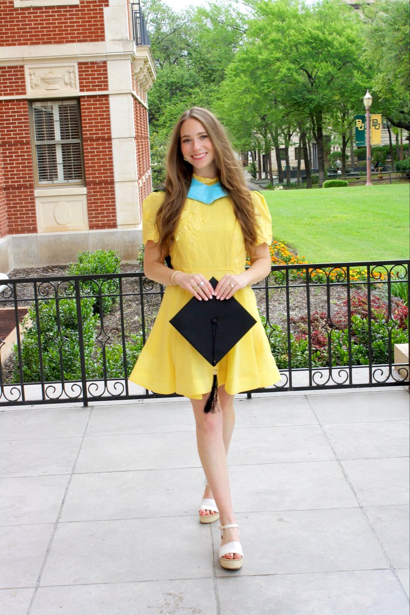 traciehilst's tweet photo. #baylorgrad Langston’s master’s ceremony! 🩷 https://t.co/EzR9W70N8N