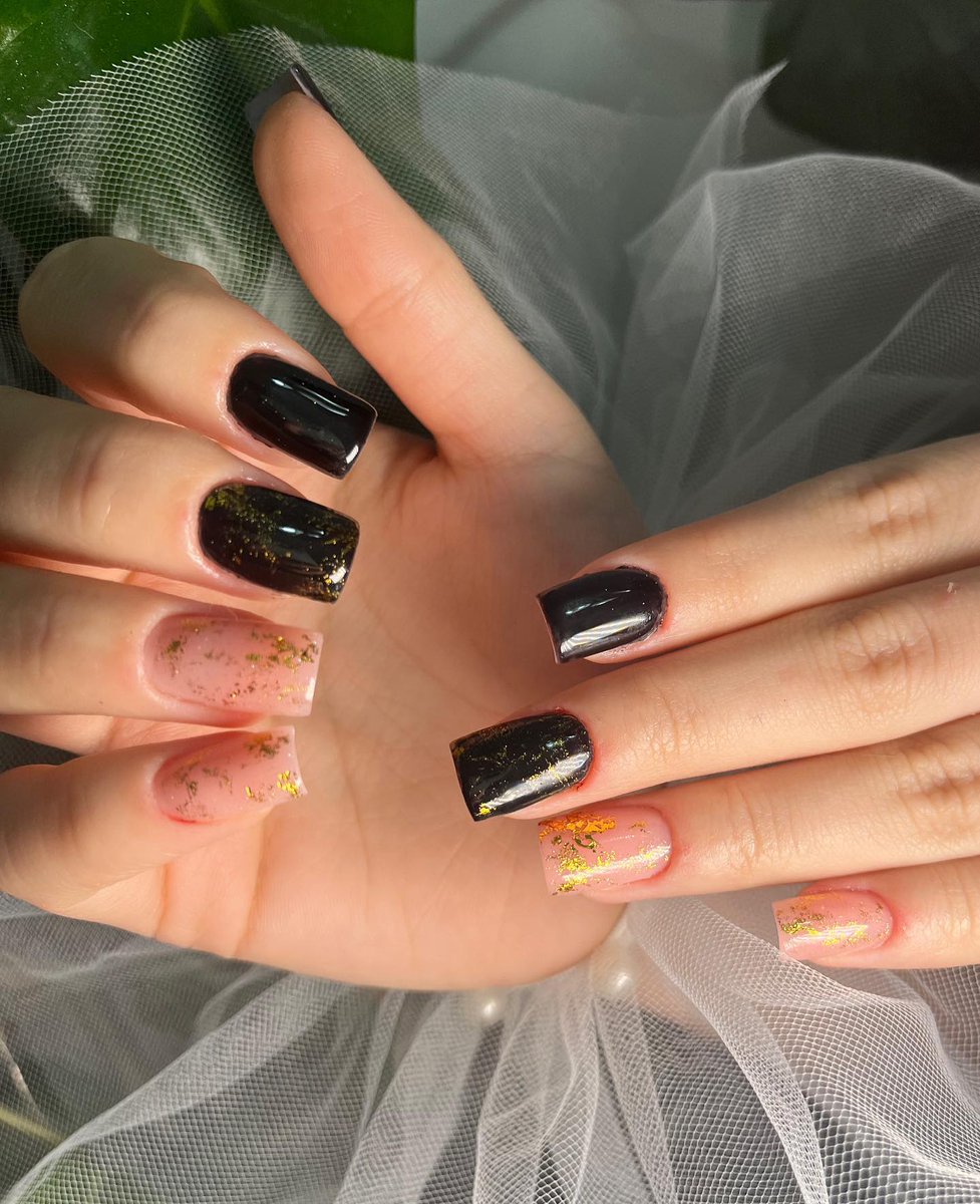 AnhKinseyev's tweet photo. Join me for a gel manicure https://t.co/E8j4axUbSm