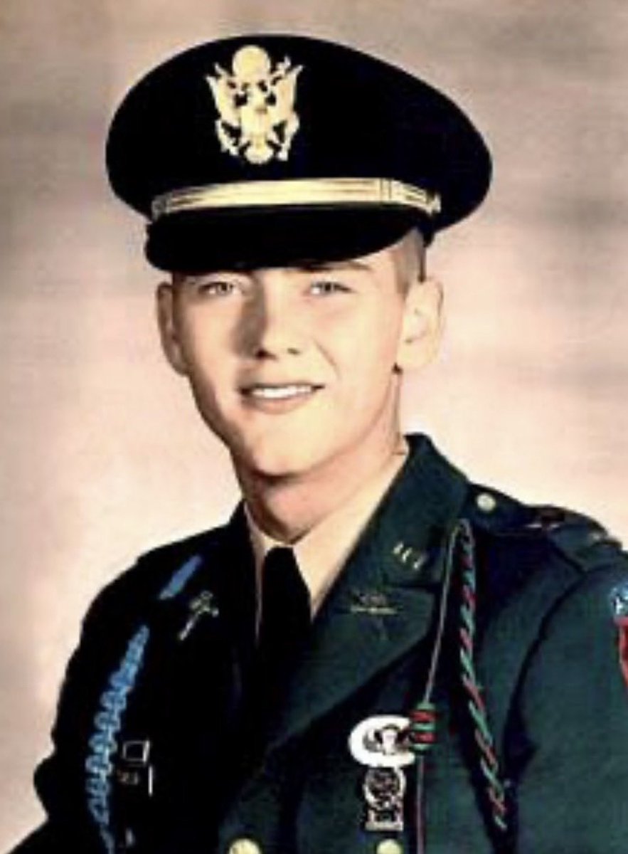 KoreyG80's tweet photo. Exceptional Florida Army Major William Edward Taylor selflessly sacrificed his life in the service of our country on August 15, 1966 in South Vietnam. For his extraordinary heroism and bravery, William was awarded the Distinguished Service Cross. #American Leader Hero🇺🇸 https://t.co/OSUKC9mwqe