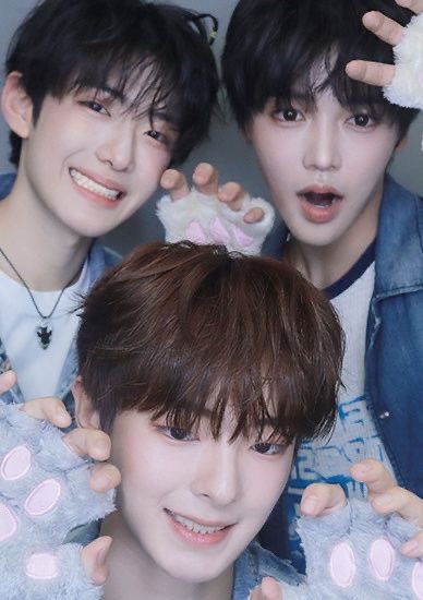 7eixnv's tweet photo. 누가 이 네명을 떼어놓았을까 https://t.co/uv2n5VWFUl