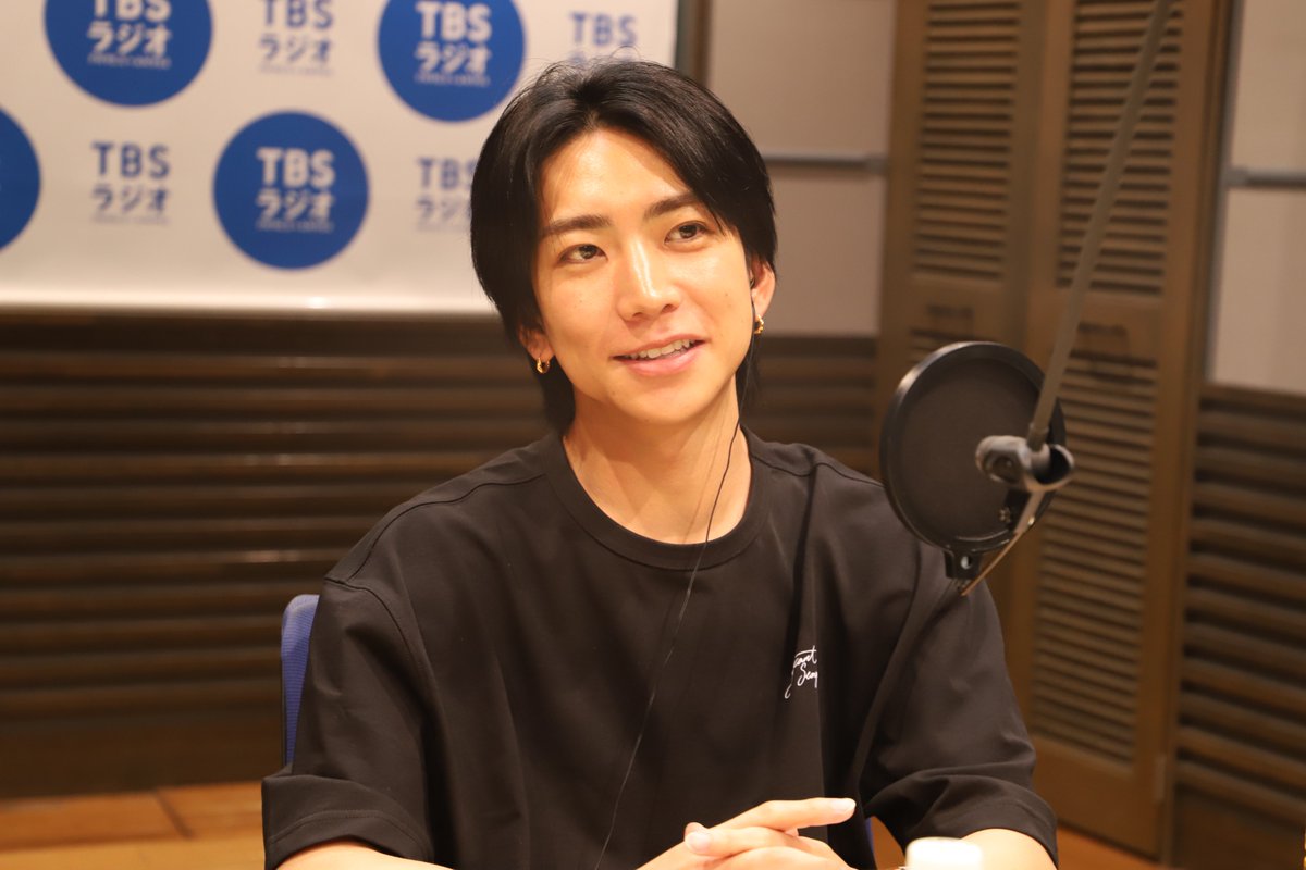 radio_talkabout's tweet photo. #トークアバウト📻

Q．デビューを目標にやってきたけど
３年やって気づいた事ある？

#IMP. 影山拓也
がむしゃらにやってきたけど
デビューしたからこそ
見える世界があって、欲も増えた。
もっと名前を世界中に知らせたい。
１個夢が叶うと、また夢が出てくる。

基俊介
思い描いたようにはいかない。
もがくこともある。
で���続けることの大切さは分かった。
けど、みんなは
いろんな選択肢を持つことを忘れないで！

@_7mp_official_
https://t.co/bLVeWB9fON